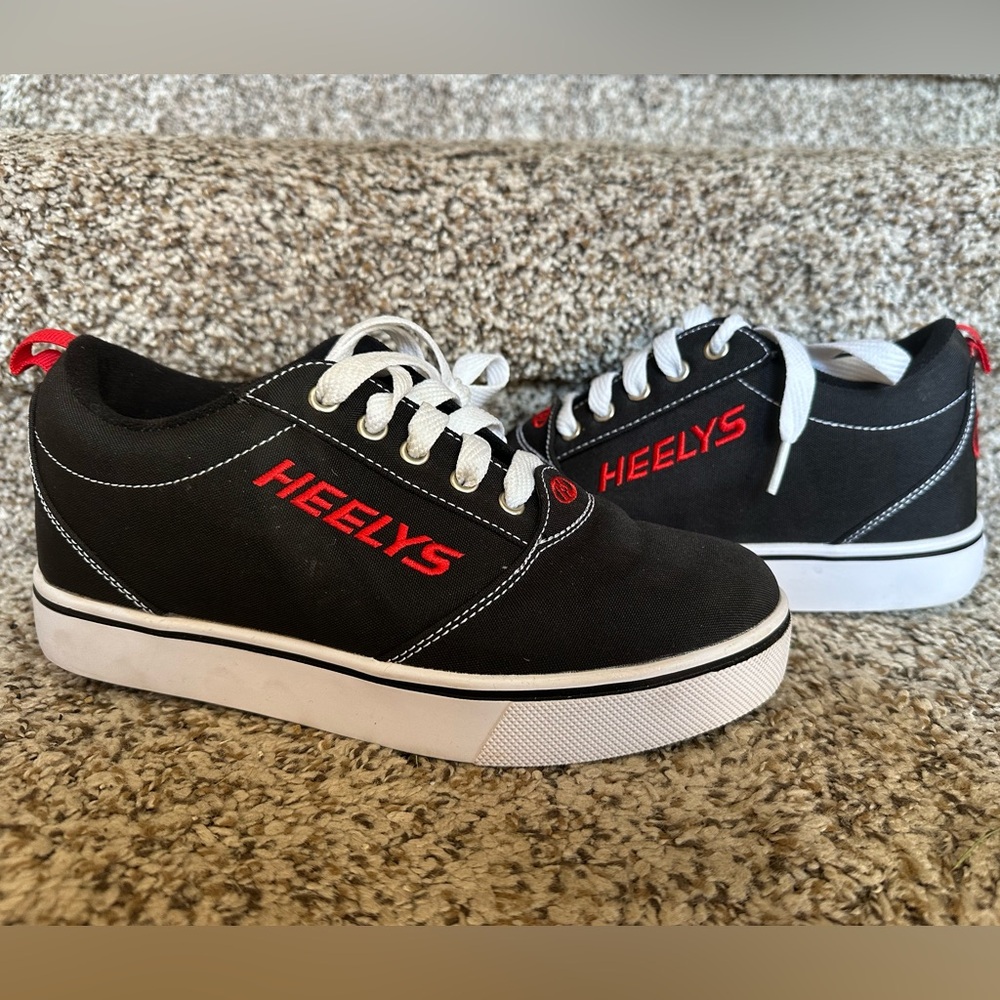 Heelys youth 5 shoes